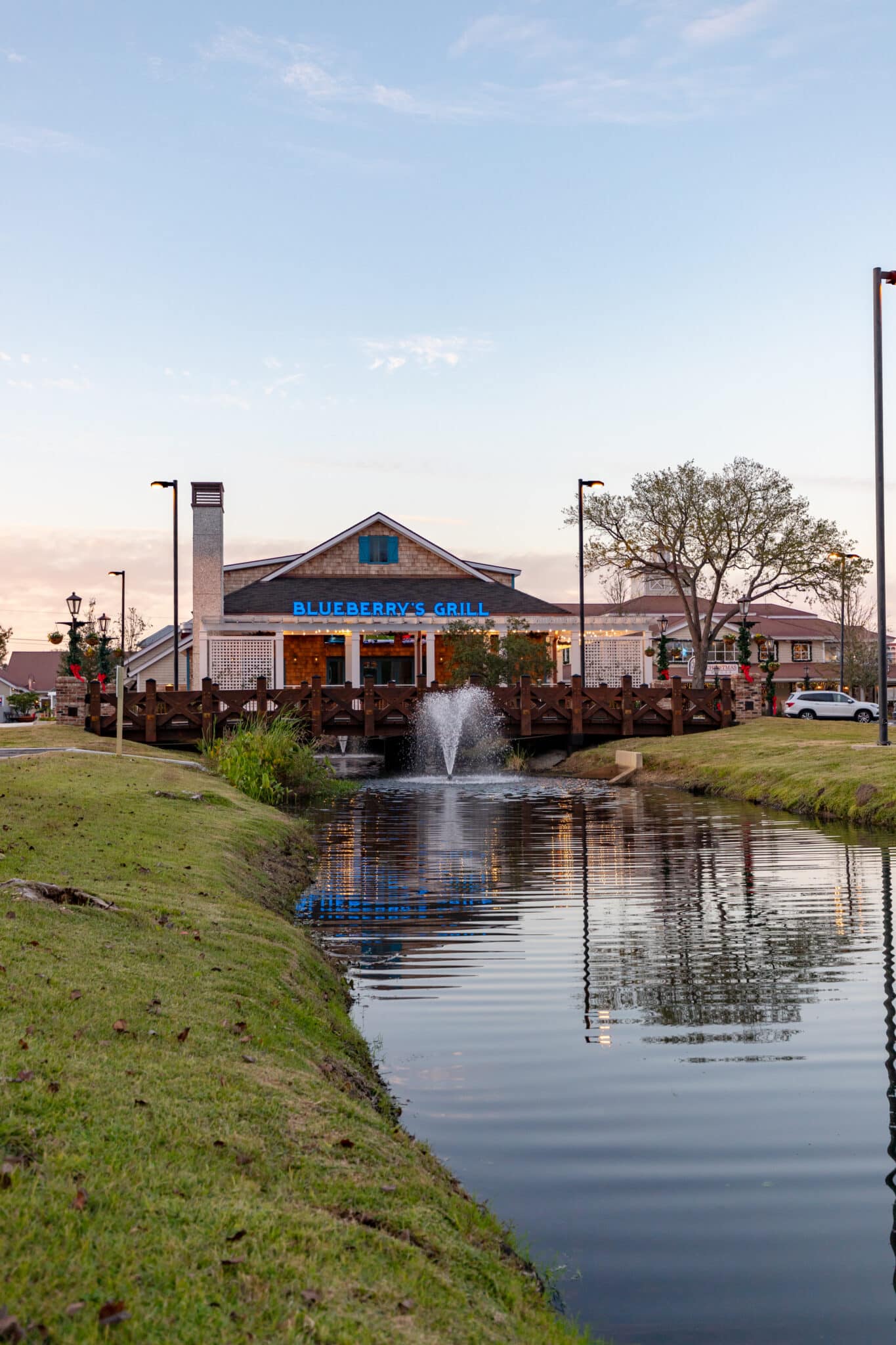 Barefoot Landing vantage point with fountain and lake