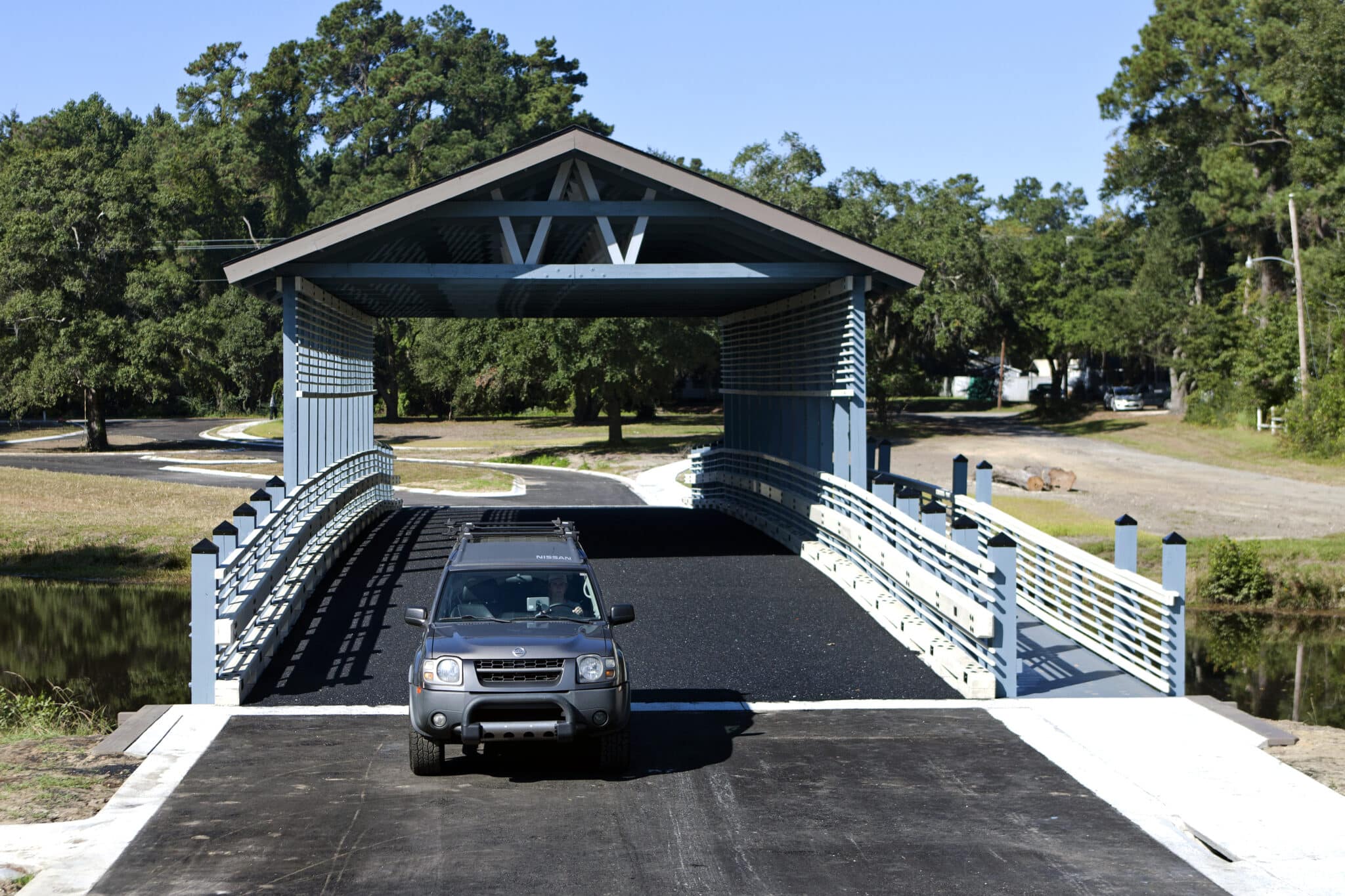 The Plantation At Winyah bay with vehicle crossing