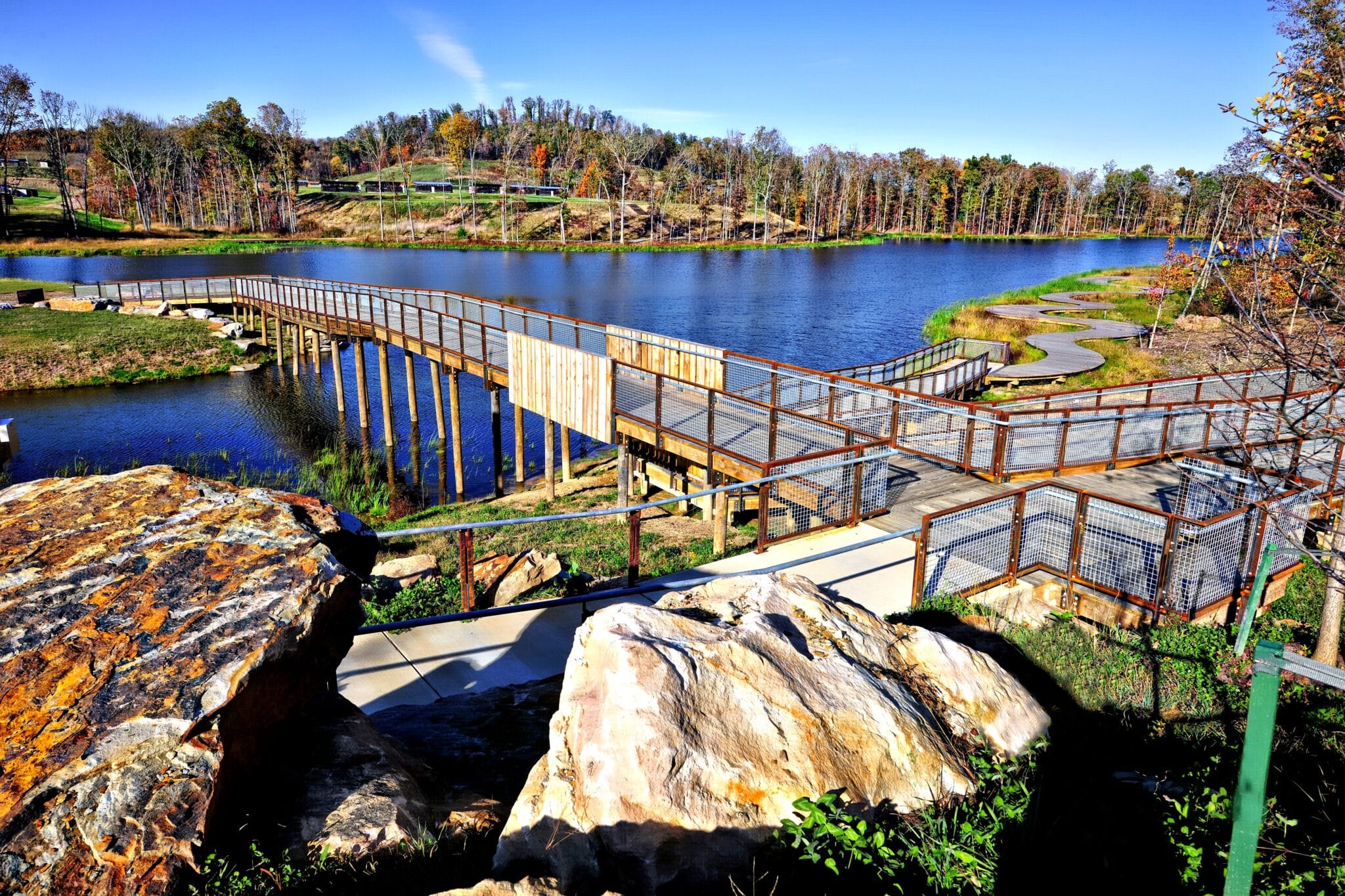 Brown Sea Observation Deck and bridge to Brown Sea Island